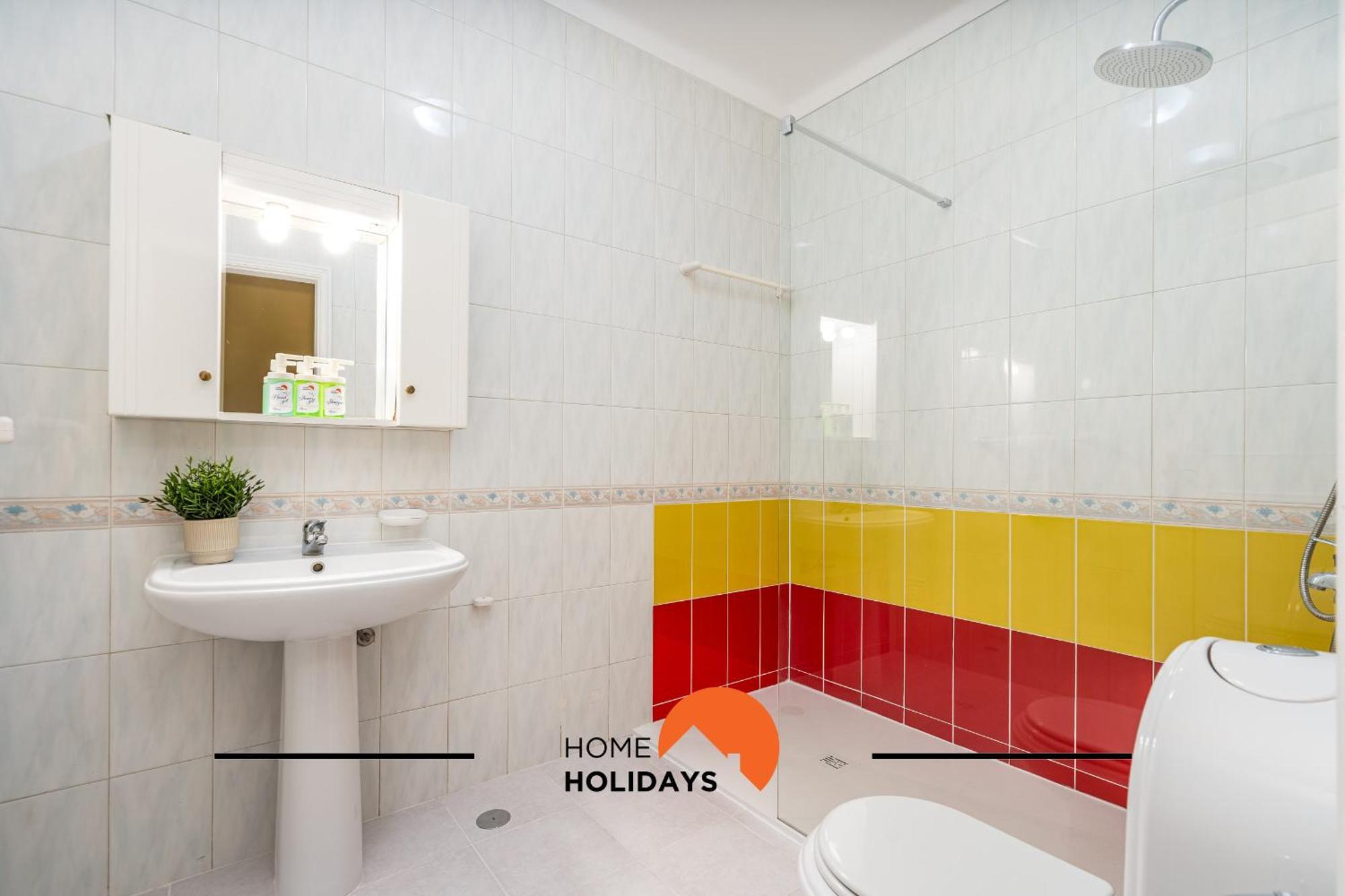 #180 T2 Ondas Do Mar By Holidays